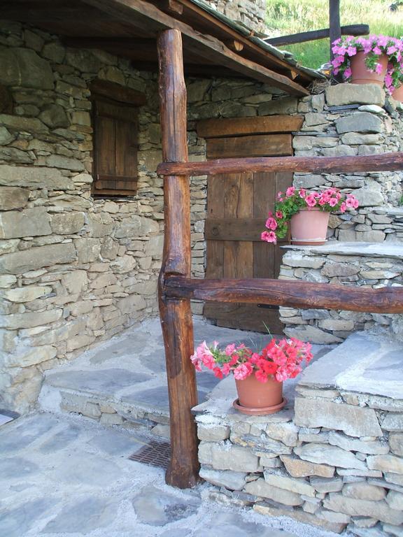 Agriturismo La Fontana Dell'Olmo Vendégház Molini di Triora Kültér fotó
