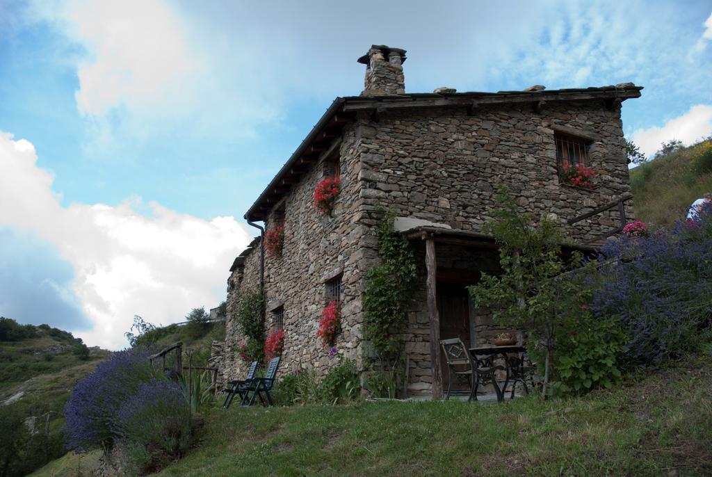 Agriturismo La Fontana Dell'Olmo Vendégház Molini di Triora Kültér fotó